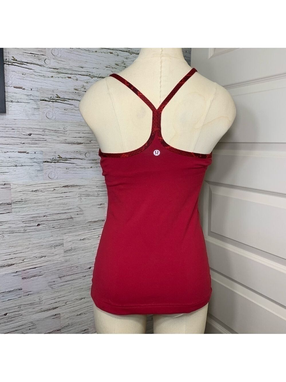 Lululemon Tank Top Lot Of 2 Sz 4 Blue Red Built In Bra Racerback Camisole Sport - Picture 11 of 16